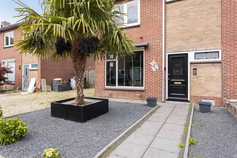 Huis te koop Bemmel 4 slaapkamers moderne keuken tuin