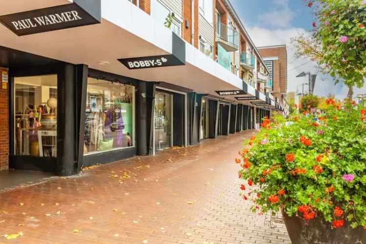 Winkel Amstelveen | Zoek winkels te huur: Rembrandtweg 133 1181 GG Amstelveen [funda in business]