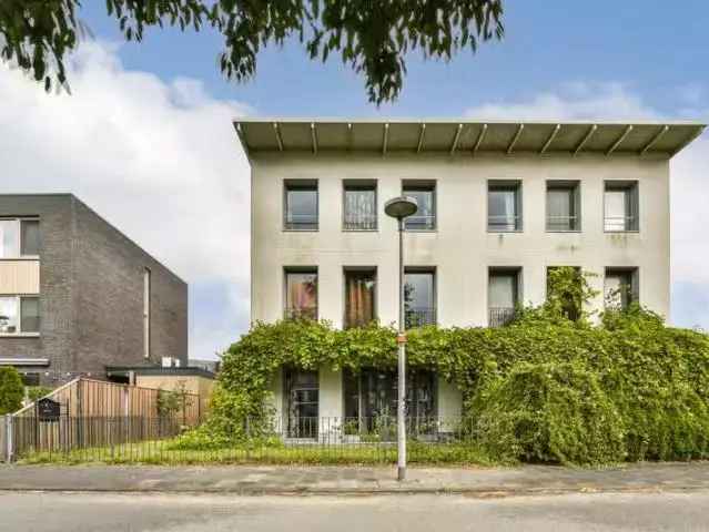 Ruime 5 Slaapkamers 2 Badkamers Twee Onder Een Kapwoning Almere Poort