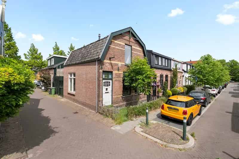 Huis te koop Zaandam: Karakteristieke woning met 3 slaapkamers en garage