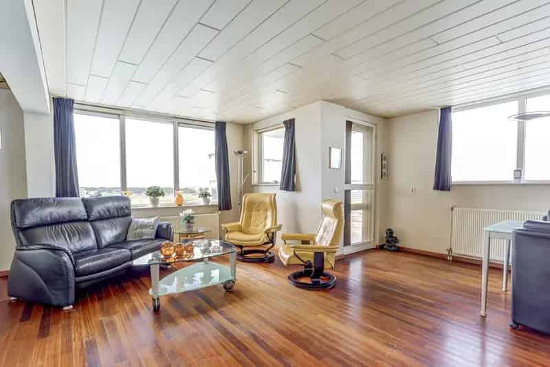 Penthouse Spijkenisse 13e Etage Ruime Garage Nabij Centrum