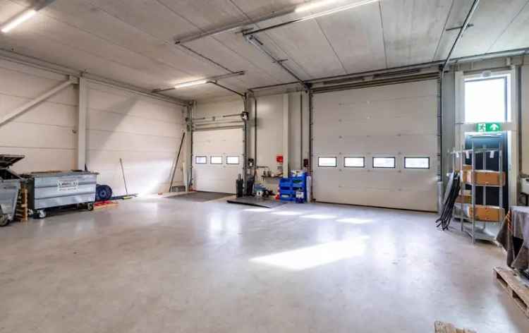 Logistieke Unit te Huur Almere 1290m² Kantoorruimte Mezzanine