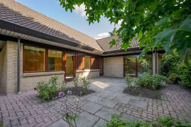 Vrijstaande Villa Voorschoten Dubbele Garage Ruim Perceel Energielabel A