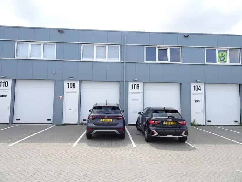 Bedrijfshal Almere Buiten 86m2 te huur