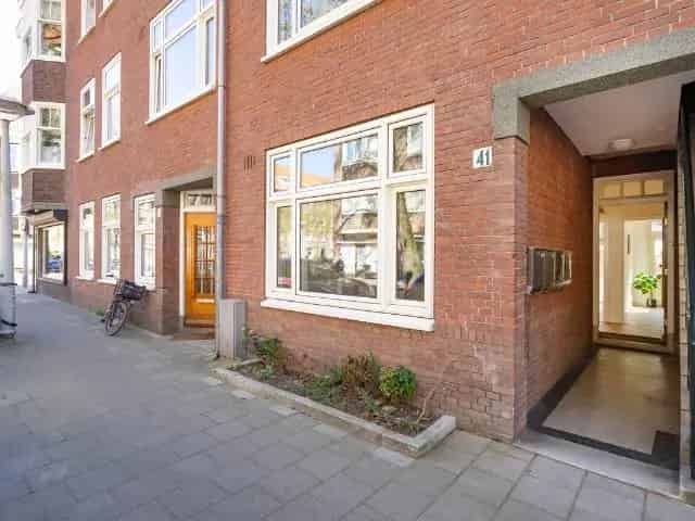 Amsterdam Hillegomstraat: Ruime Benedenwoning met Tuin