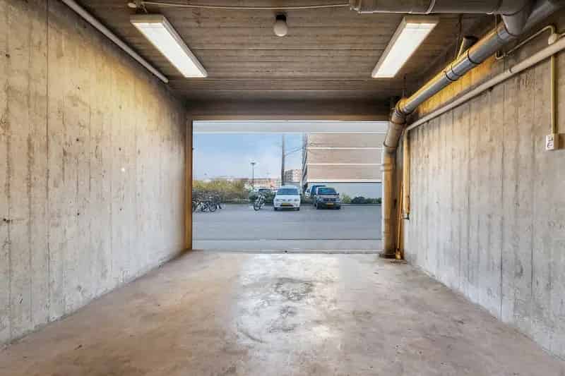 Garagebox Schiedam 21m2 - Nabij Metro en Uitvalswegen