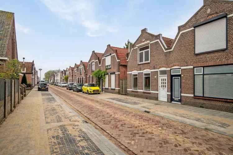 Eengezinswoning Te Koop in Dinteloord, Noord-Brabant