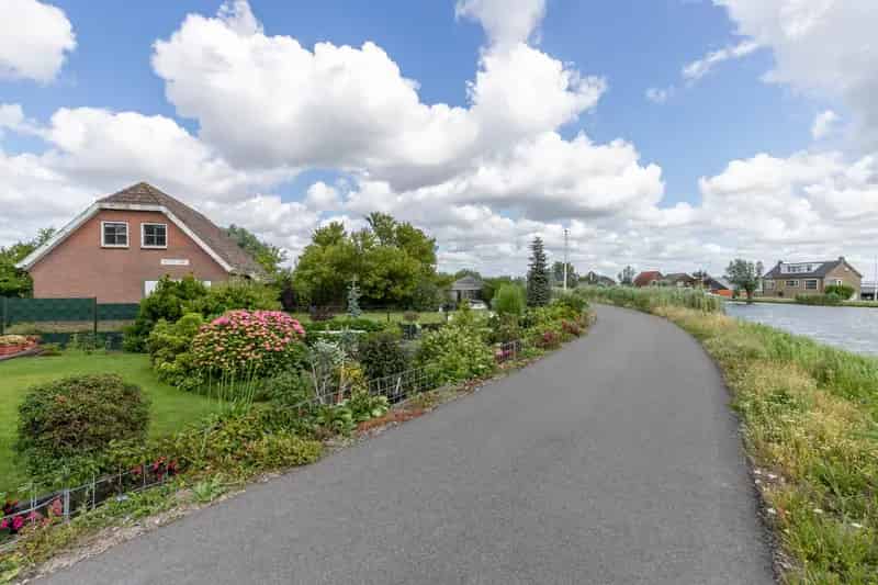 Vrijstaande woning Amstel-Drechtkanaal 2945m2 grond