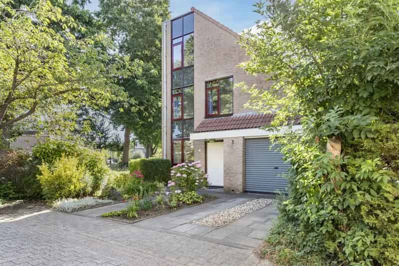 Huis te koop Breukelen 5 slaapkamers Familiehuis Ruime tuin Uitzicht op water