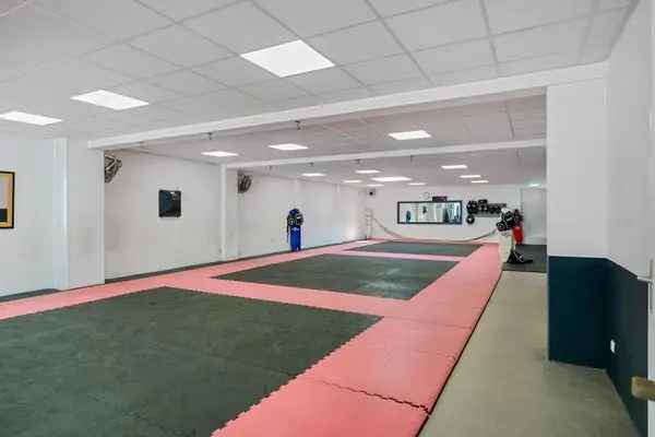 Sportschool met Bovenwoning te Sittard
