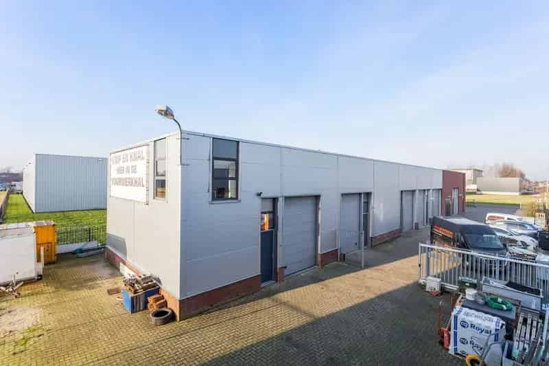 Bedrijfshal Oud-Beijerland | Zoek bedrijfshallen te huur: Aston Martinlaan 54 3261 NB Oud-Beijerland 
