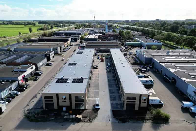 Bedrijfshal Sliedrecht 114m2 - Showroom Opslag Kantoor