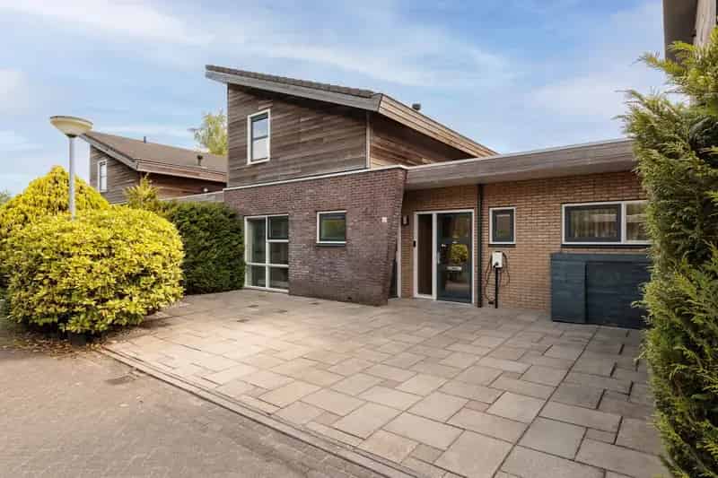 Semi-bungalow Almere Tussen de Vaarten  8 Zonnepanelen  A+