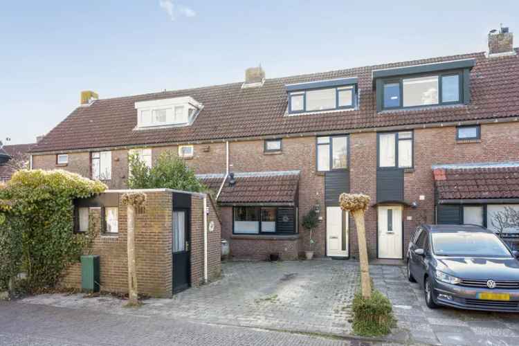Veelzijdig gezinshuis met uitbouw en grote tuin