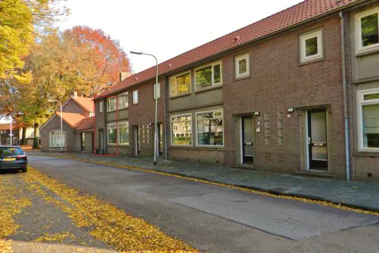 Nette woning nabij winkels Korvelplein en Burgemeester Van de Mortelplein
