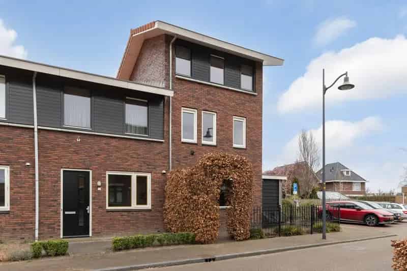 Hoekwoning Nijkerk - Instapklaar 3 Slaapkamers Ruime Tuin