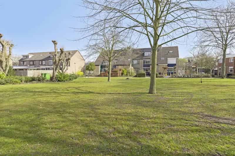 Hoekwoning Strijen 4 slaapkamers 123m2 Tuin Nabij voorzieningen