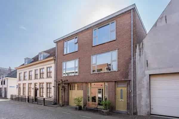 Karakteristieke Stadswoning Zaltbommel 4 Slaapkamers Dakterras