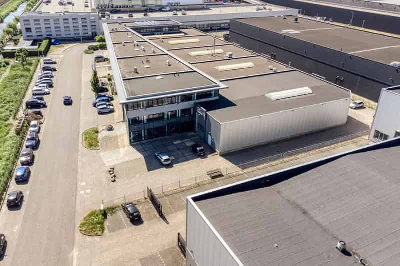 Bedrijfshal te Koop Alphen aan den Rijn 600m2 Kantoor 720m2 Bedrijfsruimte