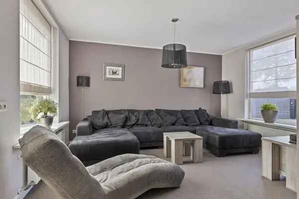 Luxe Vrijstaande Woning met Bedrijfsruimte en Zwembad te Roosendaal