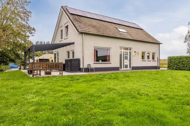 Bedrijfswoning te koop in Ooij aan de Waal