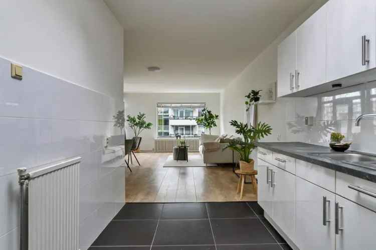 Ruim 5 Kamer Appartement Overvecht Nabij Winkelcentrum