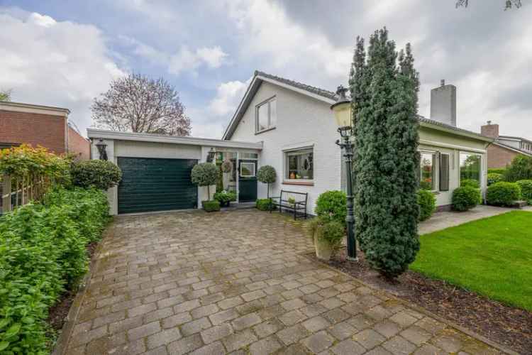 Vrijstaand Herenhuis Waddinxveen Ruime Tuin Luxe Keuken