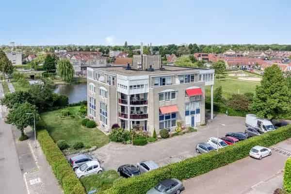 Ruim appartement Zwolle Zuid 2 slaapkamers balkon parkeerplaats
