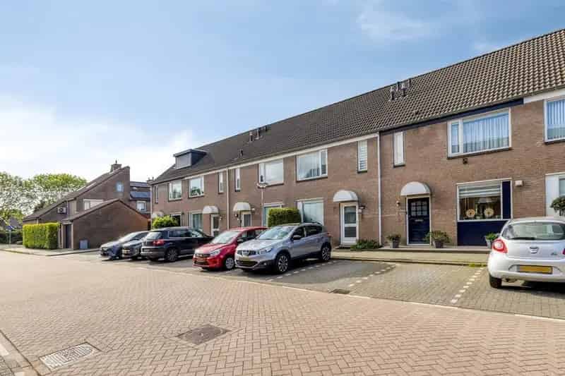 Huis Te Koop , 22, Klarinetsingel, Zwijndrecht, Zuid-Holland