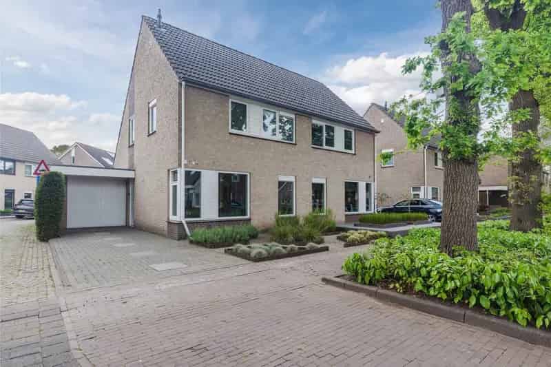 Huis te koop Molenschot 4 slaapkamers grote woonkamer