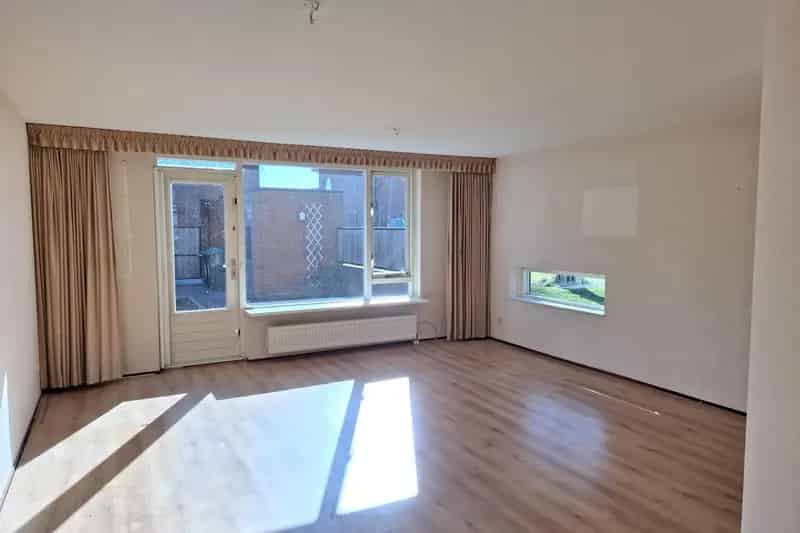 Huis te koop Hoogvliet 3 slaapkamers tuin berging