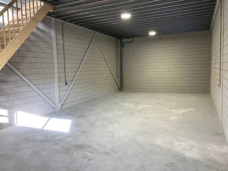 Bedrijfshal Drachten | Zoek bedrijfshallen te huur: Scholtenlaan 8-2 9207 JX Drachten 