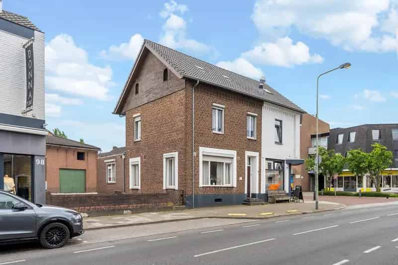 Ruime 3 Slaapkamers woning met grote garage Nieuwenhagen