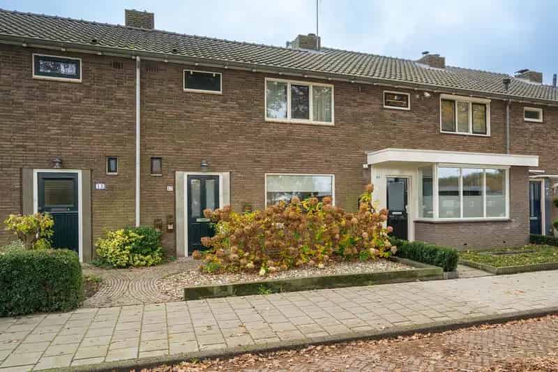 Tussenwoning Hogeland Diekman  Nieuwe Keuken 3 slaapkamers