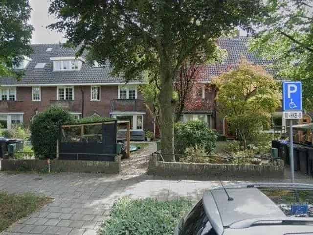 Huurwoning Bussum Bremstraat: 4 slaapkamers, 2 badkamers, zonnige tuin