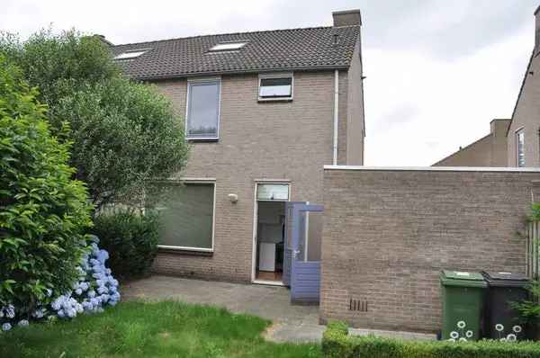 Te Huur: Moderne Tweekapper Blixembosch 4 Kamers Gemeubileerd