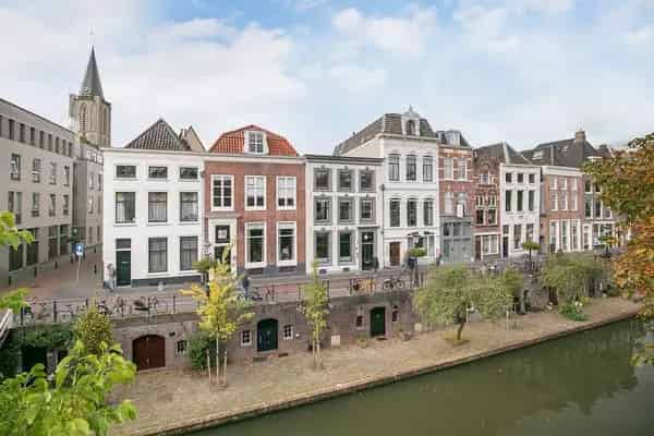 Utrechtse Gracht Studio Gemeubileerd Inclusief GWL Internet TV
