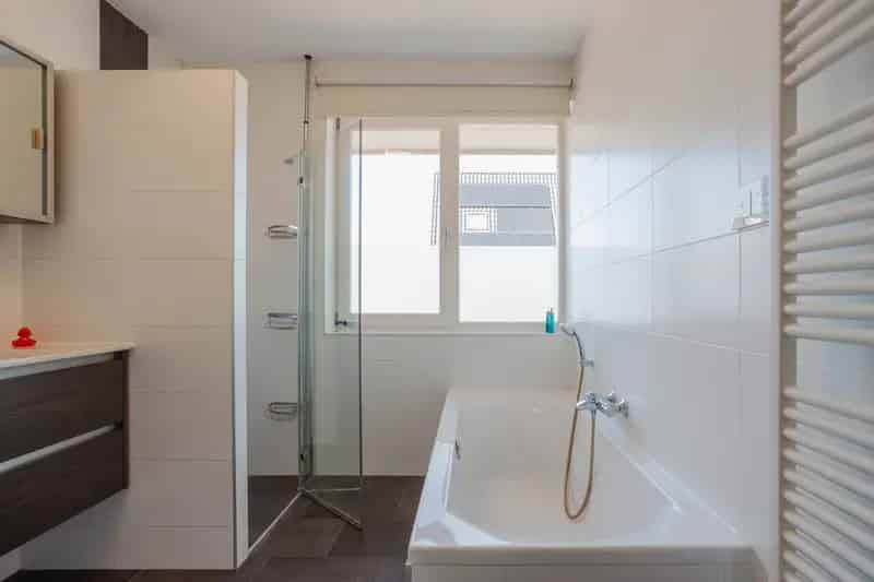 Huis te koop Raamsdonksveer: Ruime 4 Slaapkamers Jaren 30 Stijl