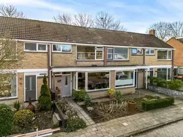 Een gezinswoning in Zwaag met 4 slaapkamers en een nagelsalon