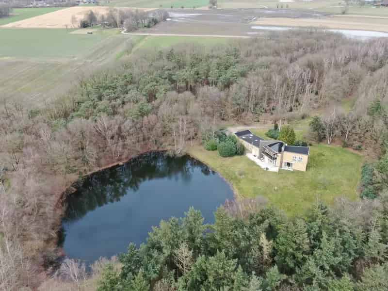 Luxe Villa 276m2 op 2 Hectare met Vijver - Veghel