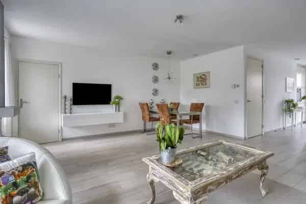 Ruime 4 Slaapkamers 2-onder-1-kapwoning Luchen Mierlo