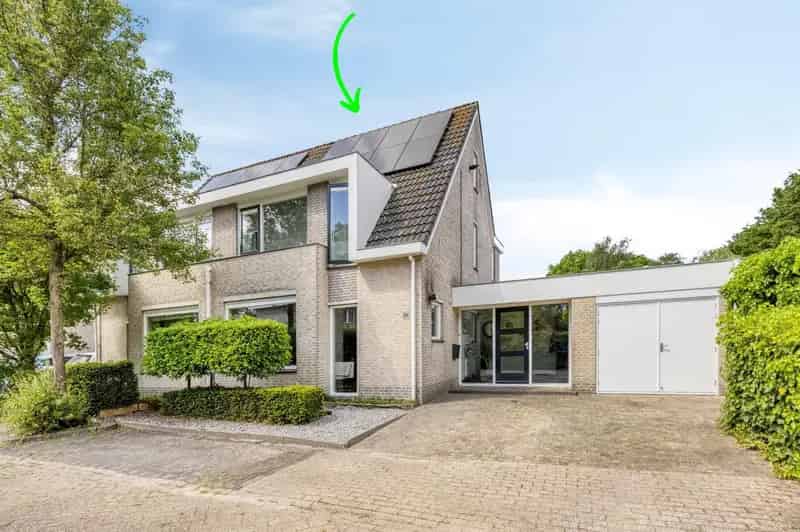 Huis te koop Roosendaal: Luxe 4 Slaapkamers, Tuin met Jacuzzi