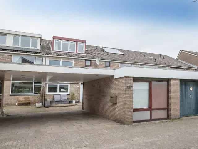 Ruime 5 Slaapkamers Eengezinswoning Nieuw Vennep