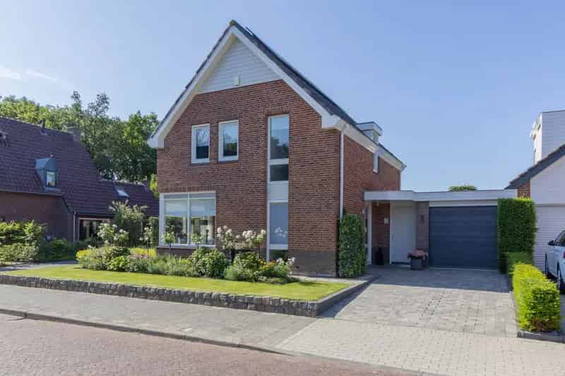 Vrijstaande woning te koop Schoolstraat Bunschoten-Spakenburg