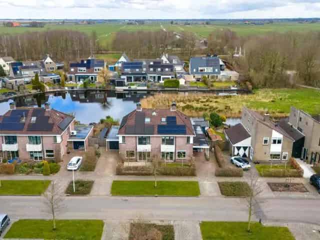 Ruime Tweekapper Joure Vijf Slaapkamers Aan Het Water