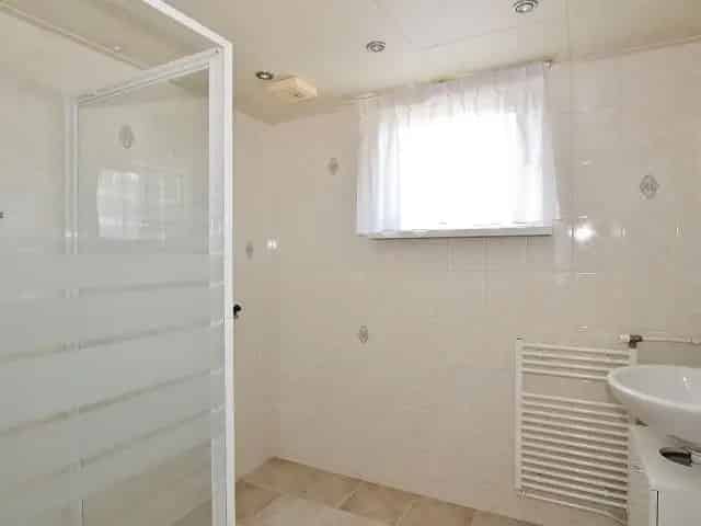 Tussenwoning Vogelwaarde 3 slaapkamers gerenoveerd 2006