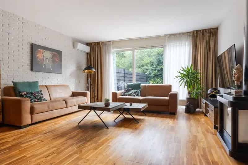 Huis te koop Apeldoorn: Ruime 3 Slaapkamer Tussenwoning
