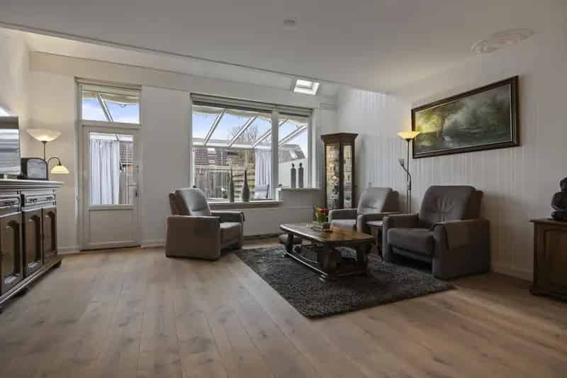 Instapklare gezinswoning met 4 slaapkamers en 11 zonnepanelen