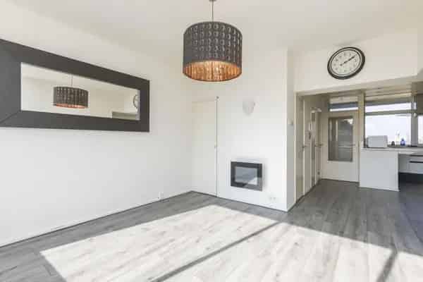2 Slaapkamer Appartement 8e Verdieping Nabij Station