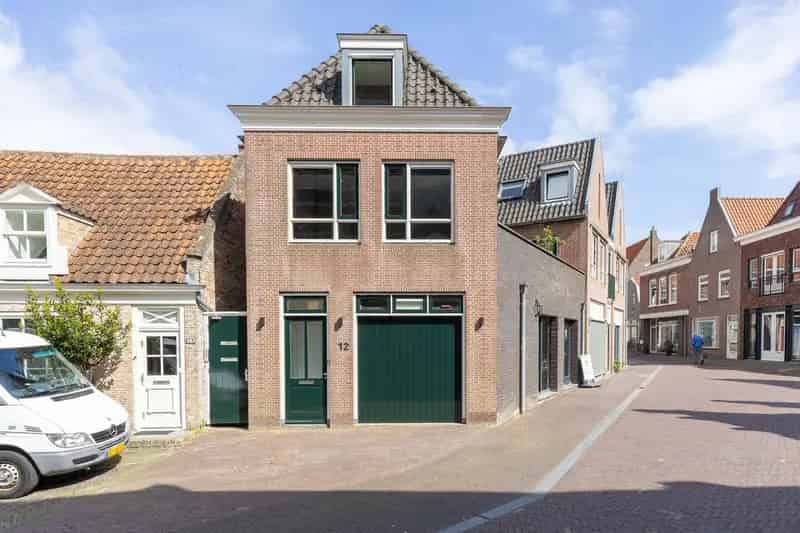 Huis Te Koop , 12, Zuiderkerkstraat, Enkhuizen, Noord-Holland